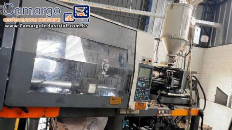 Injetora de pl�stico SEMERARO 220 toneladas