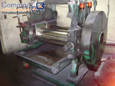 Conjunto de máquinas para trabalhar com borracha