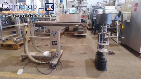 Envasadora com 2 bicos para lquidos e rosqueadora de tampas pilfer