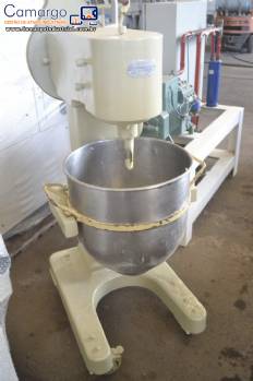 Batedeira planet�ria 50 L Amadio