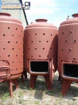 5 Tanques cilindricos verticais em a�o carbono 4000 L cada