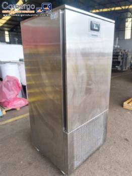 Ultracongelador em ao inox Prtica