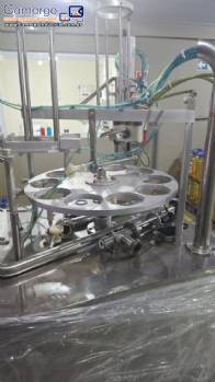 Envasadora rotativa com tampadora seladora para copos potes Mirainox para produtos pastosos densos