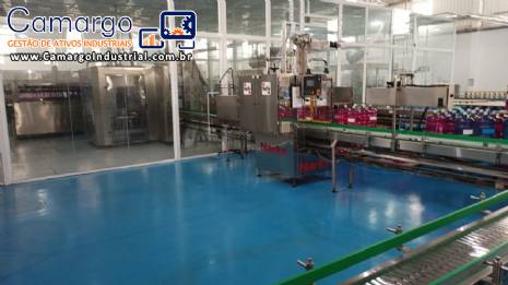 Linha de envase rotativa para galo 20 litros com 14 bicos rinser VMC com rotuladora sleeve Narita